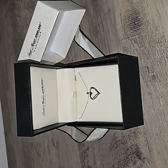 Fred Meyer Jewlers Diamond Heart Pendant - Picture 1 of 6